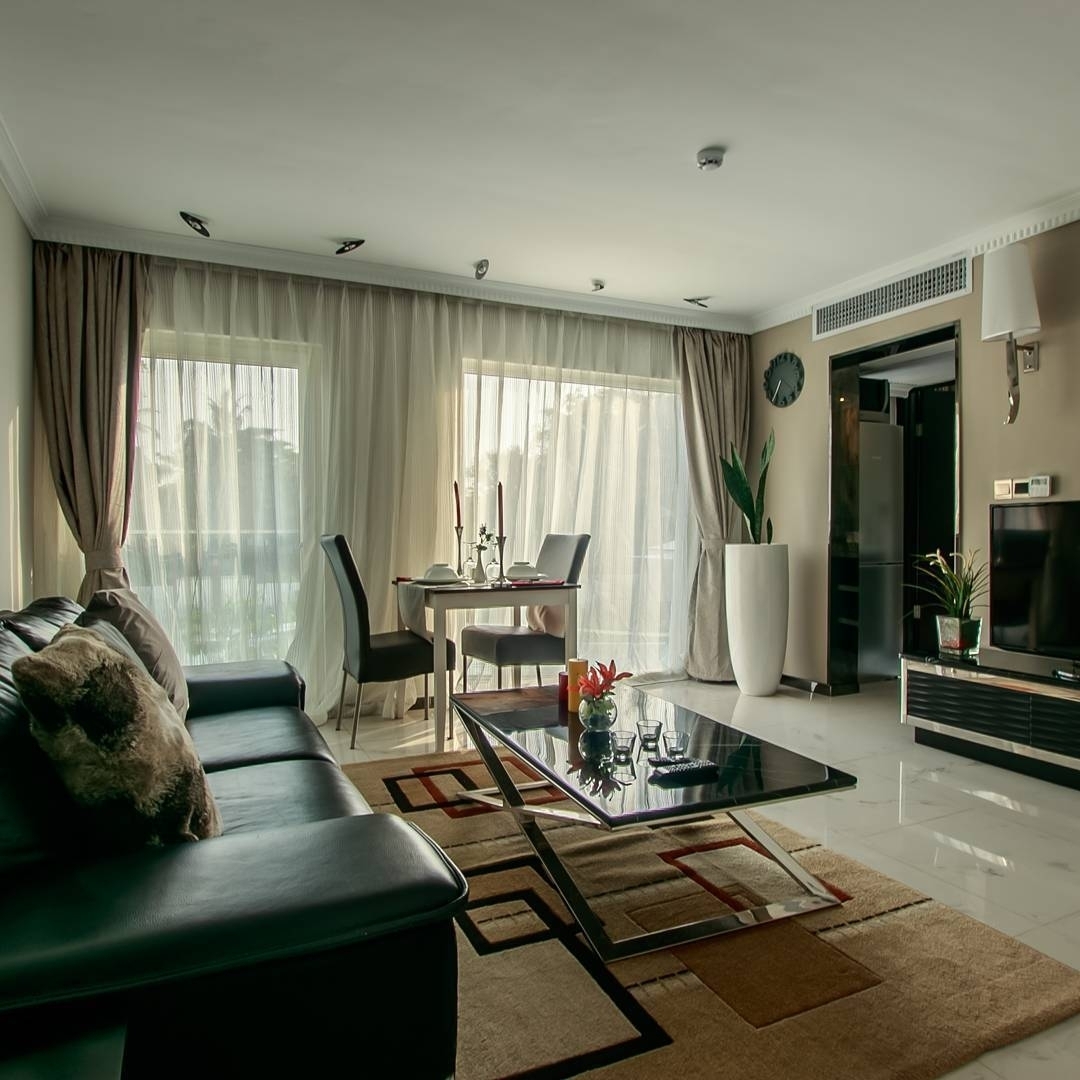 Poolview Apartment interior